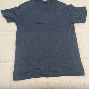Mens lululemon blue L metal tech vent t shirt